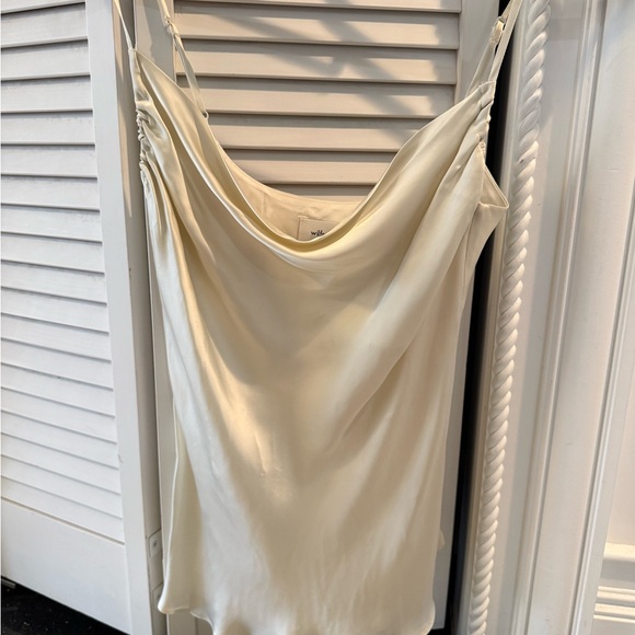 Aritzia Wilfred Allusion Camisole size
Small - Picture 3 of 7